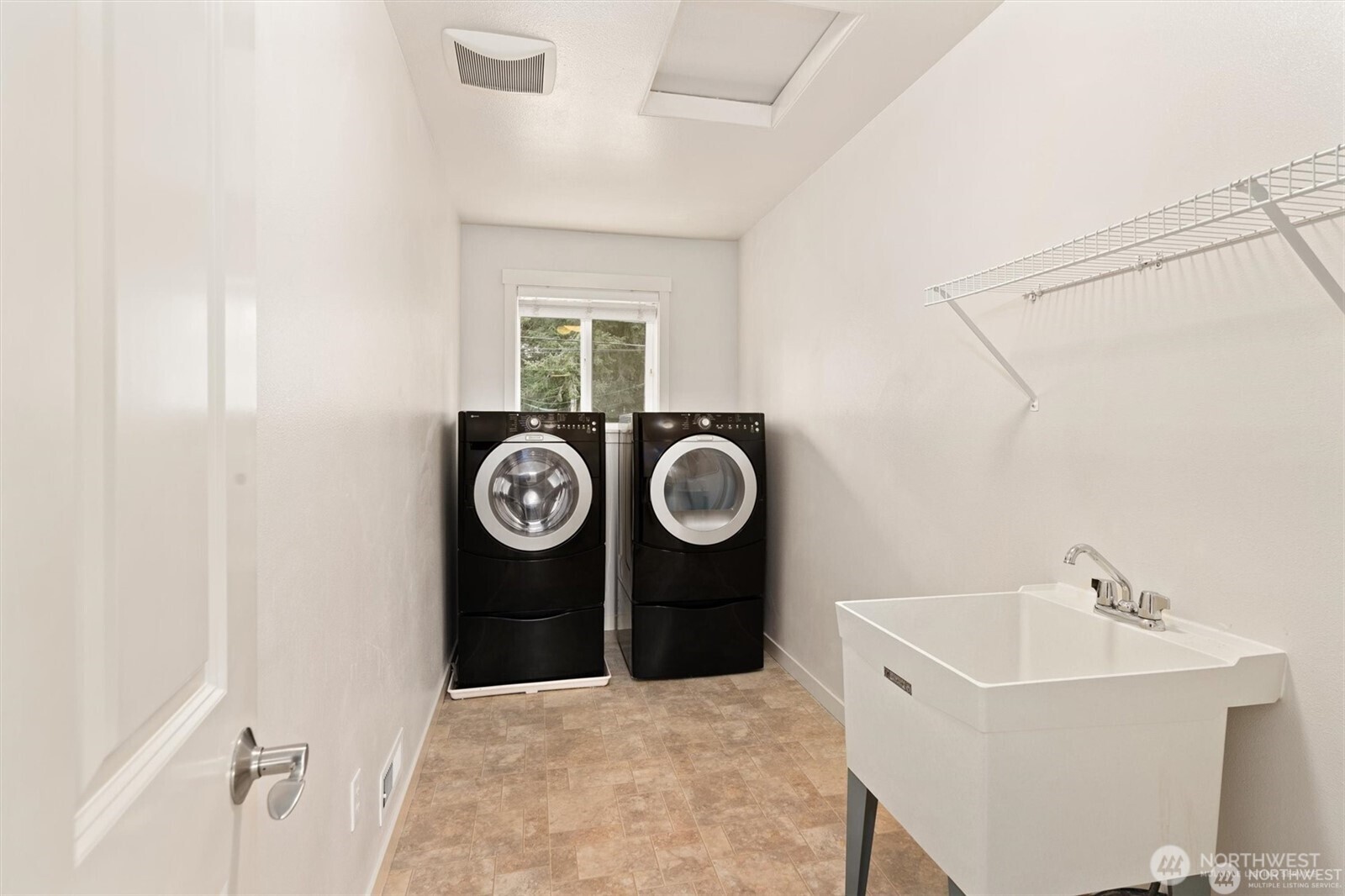 21927 44th Drive Southeast Bothell, WA 98021 - Photo 27 of 38 Gallery Image 27
