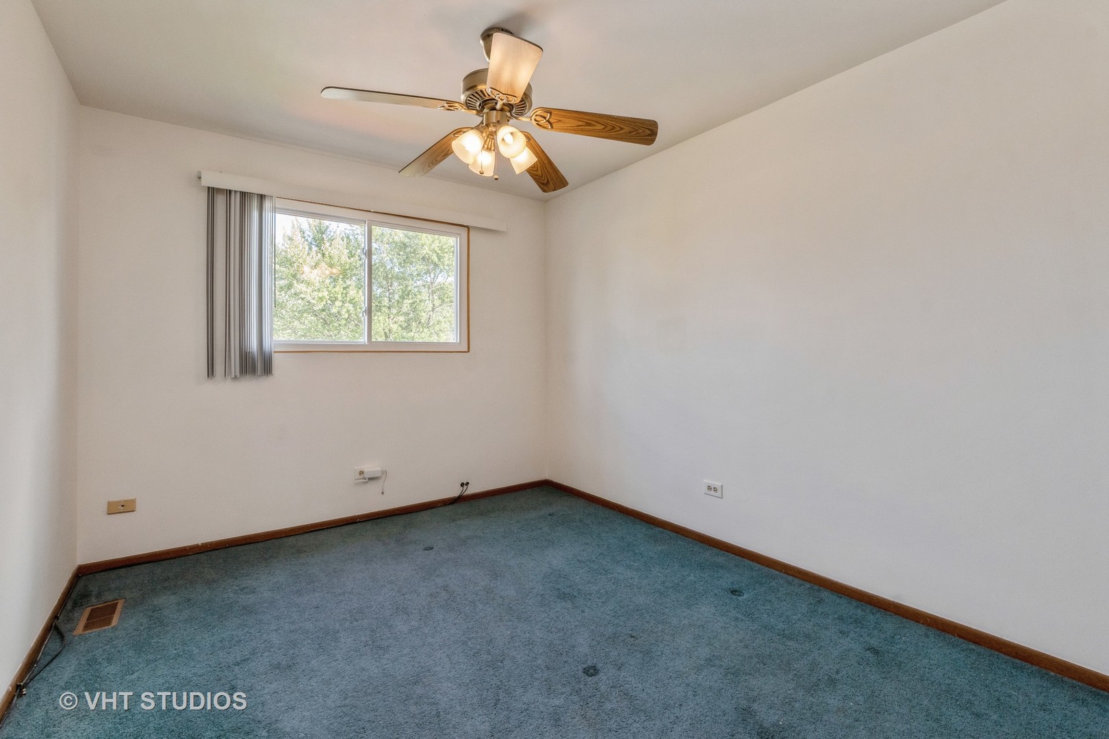 57 Timberlane Road Matteson, IL 60443 - Photo 12 of 25 an empty room with a window
