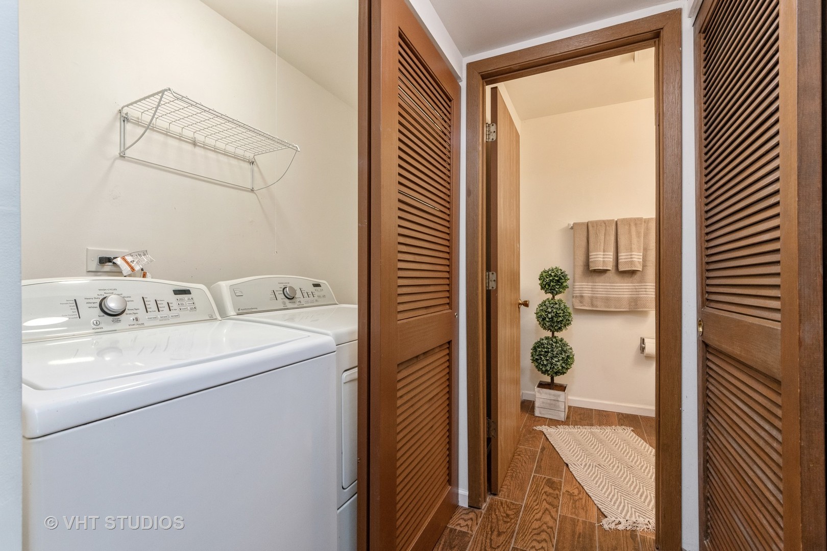 57 Timberlane Road Matteson, IL 60443 - Photo 17 of 25 a utility room with dryer and washer
