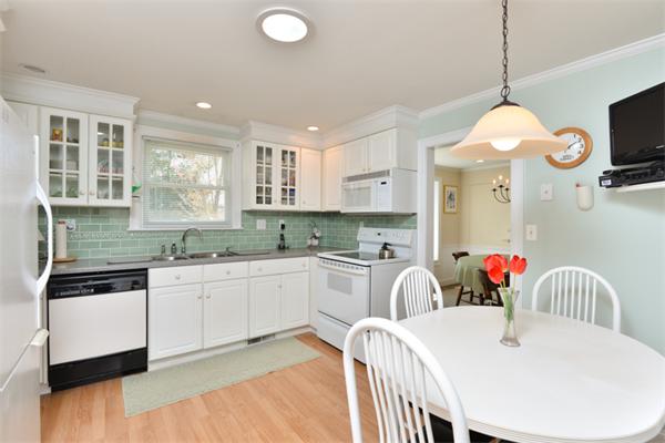48 Norfolk Road Braintree, MA 02184 - Photo 6 of 24 Gallery Image 6