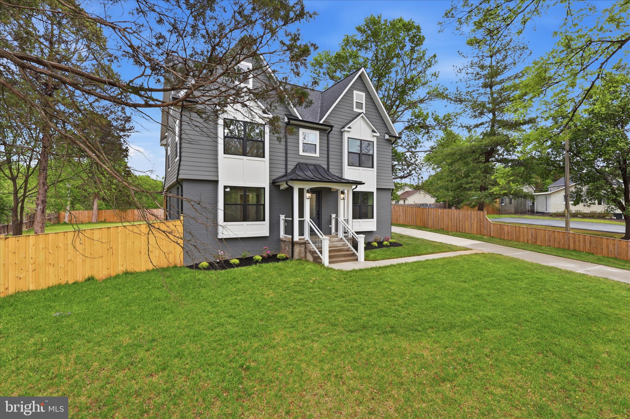 8323 Rolling Road Manassas, VA 20110 - Photo 5 of 47