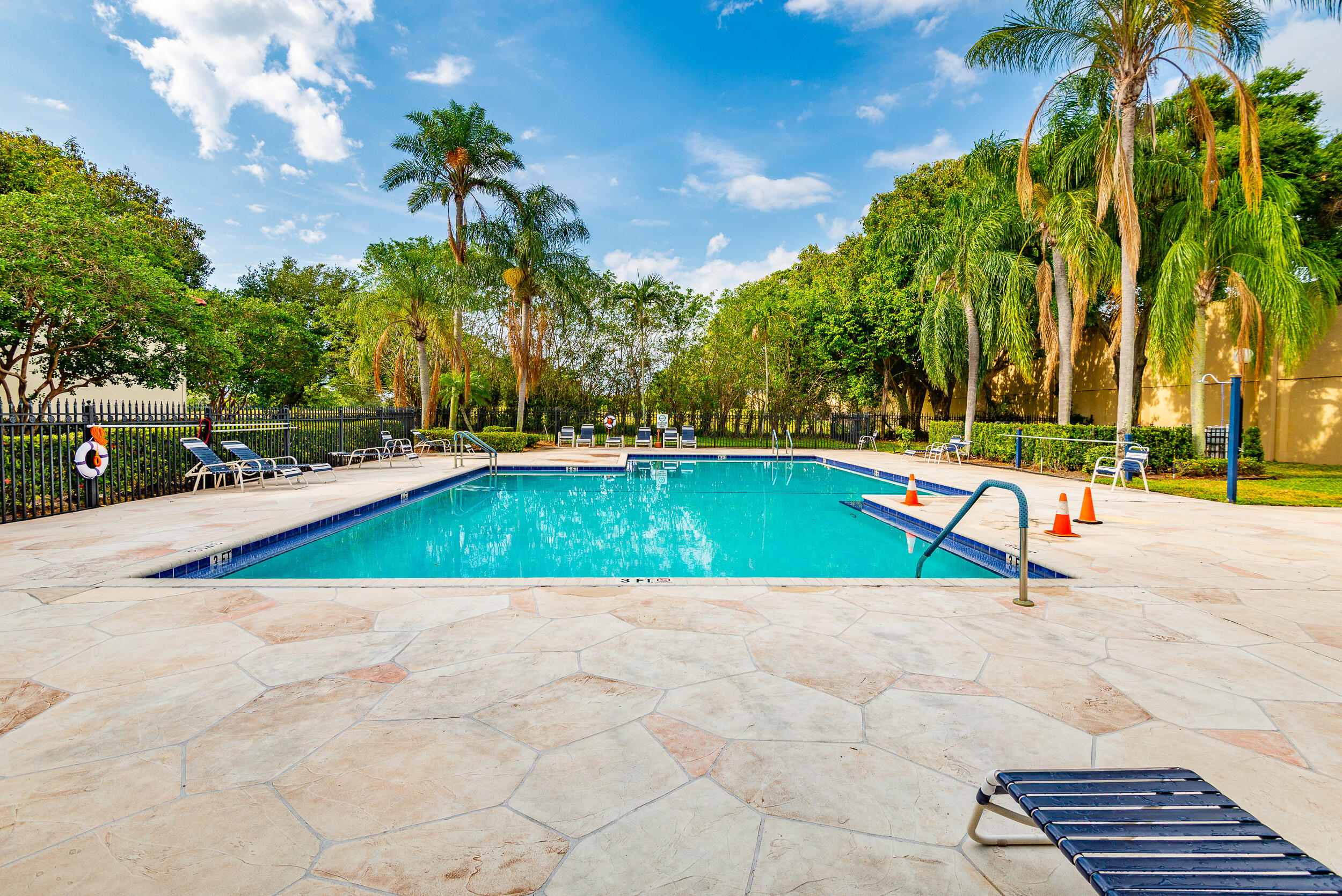 380 Northwest 67th Street, Unit J204 Boca Raton, FL 33487 - Photo 37 of 43 204-39