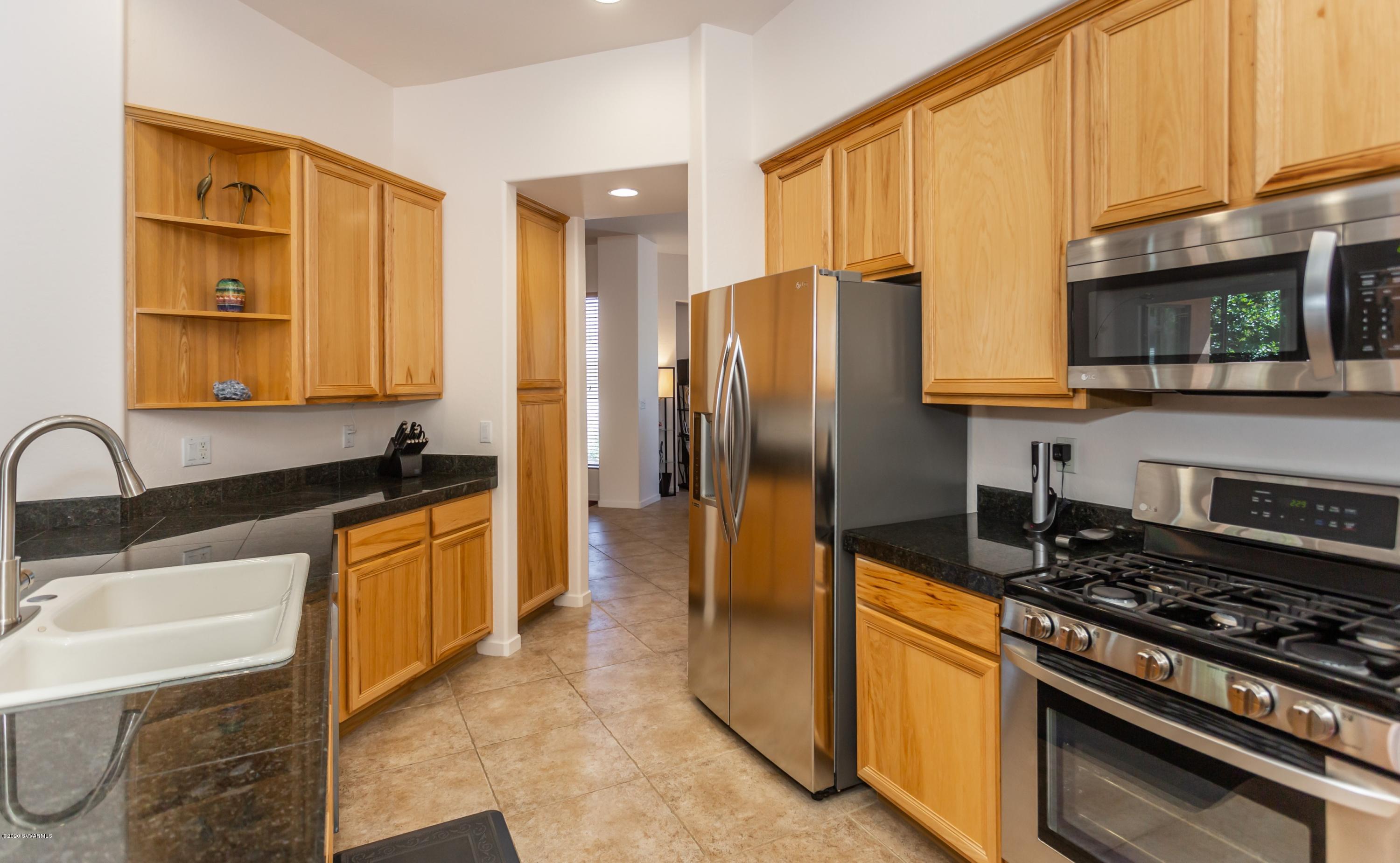 011_Kitchen