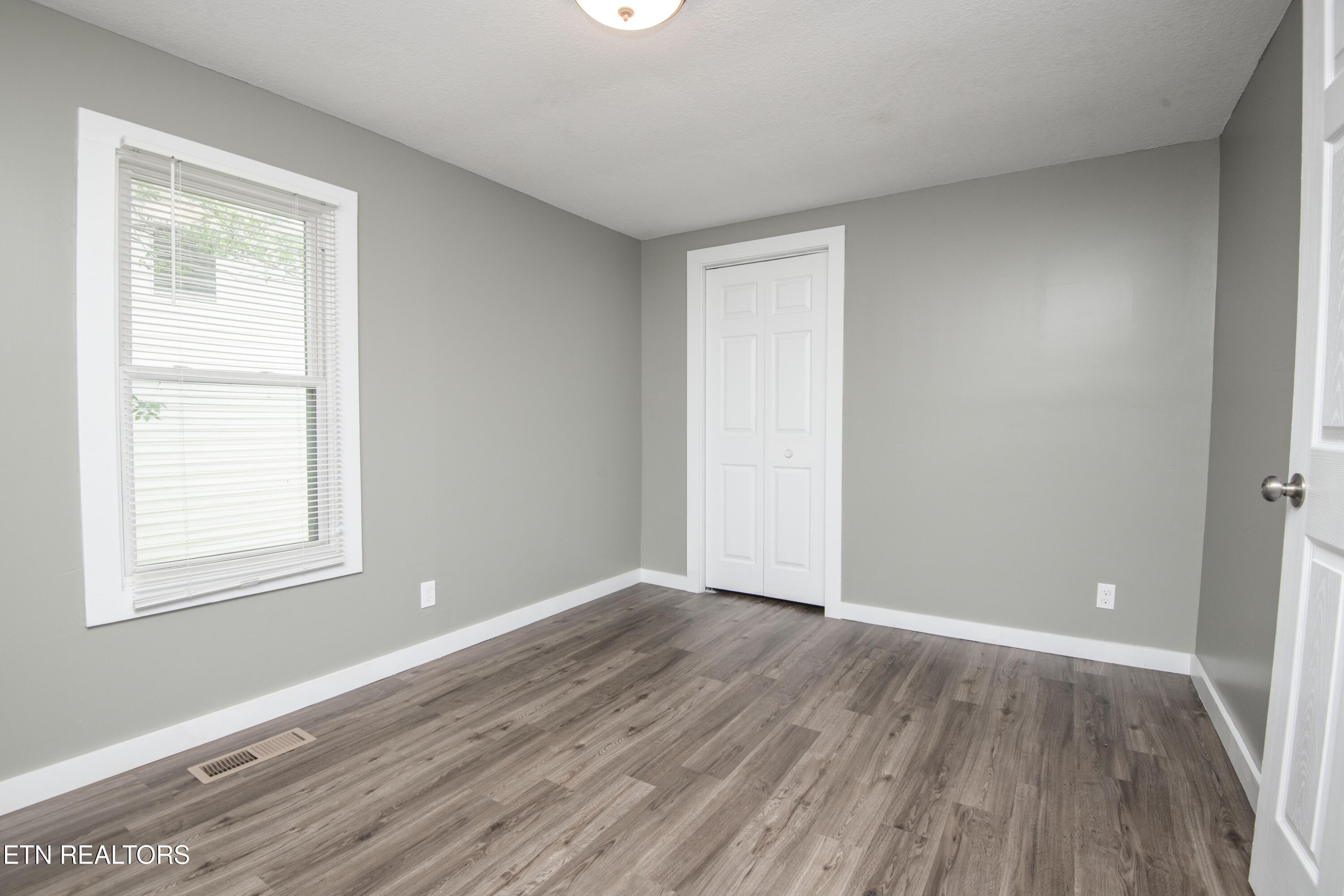 912 Medaris Street Clinton, TN 37716 - Photo 30 of 44 second bed 3