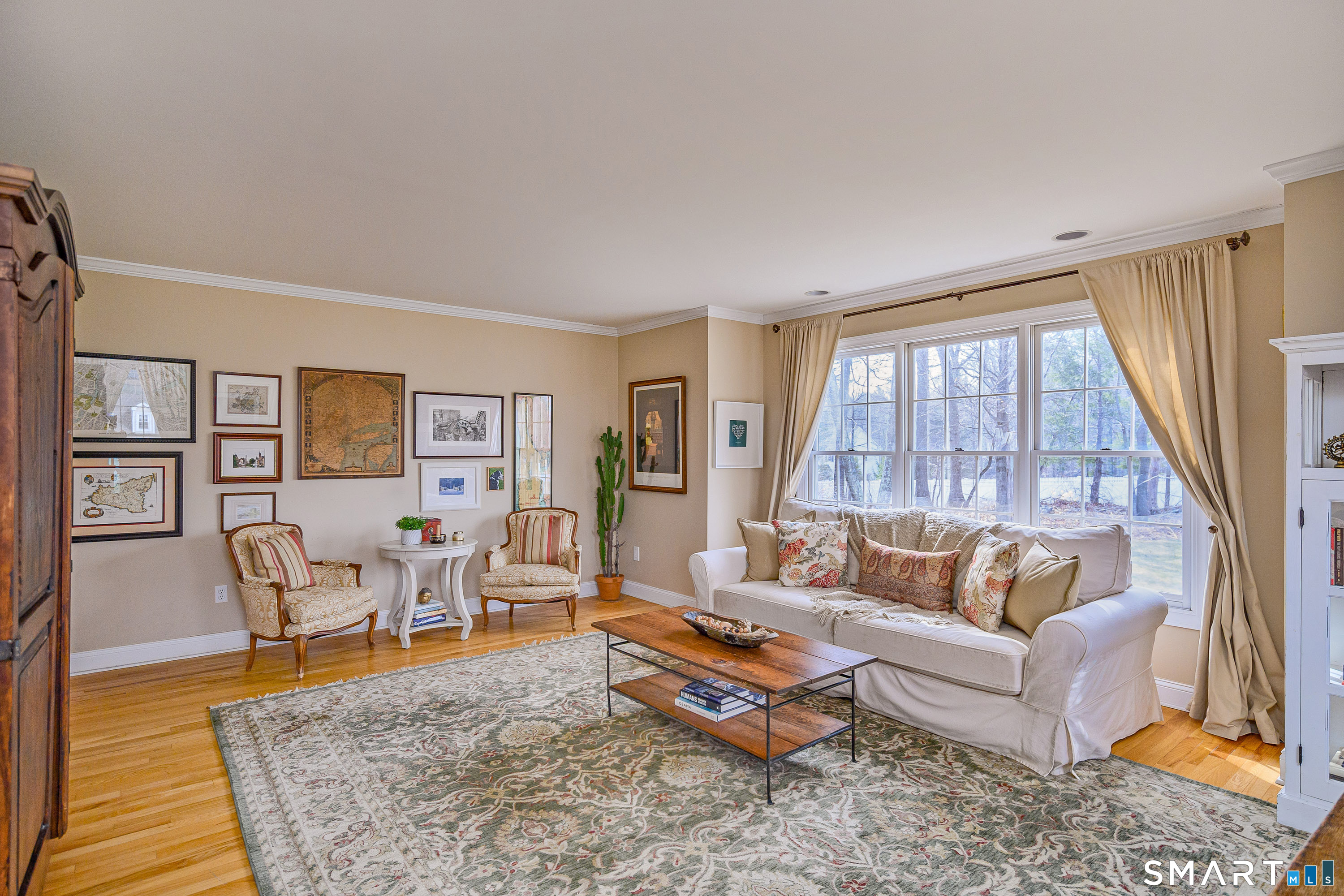 20 Charter Ridge Drive Newtown, CT 06482 - Photo 7 of 40 A cozy and bright living room.