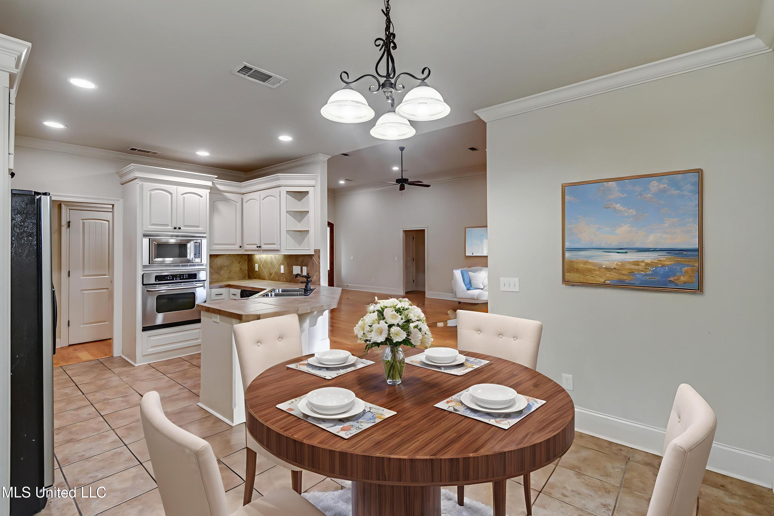 537 Turtle Lane Brandon, MS 39047 - Photo 17 of 43 537-Turtle-Ln-30 - Kitchen - Standard -