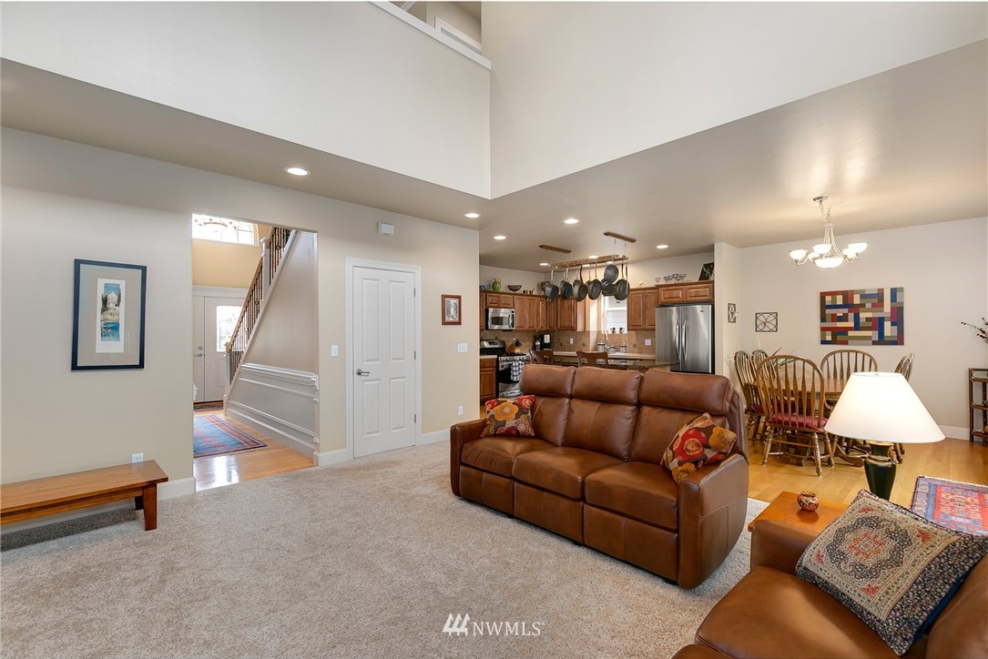 16032 Southeast 137th Terrace Renton, WA 98059 - Photo 11 of 25