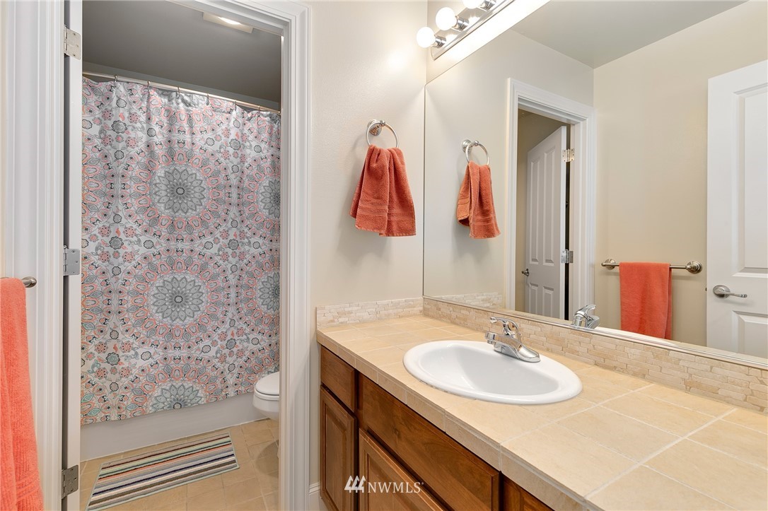 16032 Southeast 137th Terrace Renton, WA 98059 - Photo 19 of 25