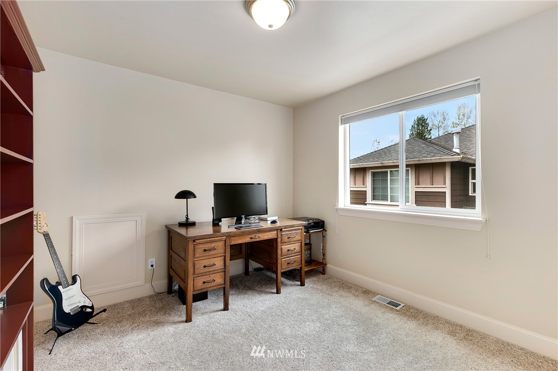 16032 Southeast 137th Terrace Renton, WA 98059 - Photo 21 of 25