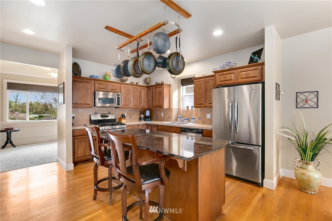 16032 Southeast 137th Terrace Renton, WA 98059 - Photo 5 of 25