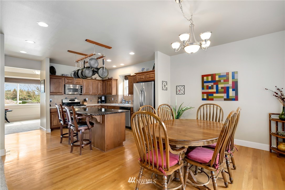 16032 Southeast 137th Terrace Renton, WA 98059 - Photo 8 of 25