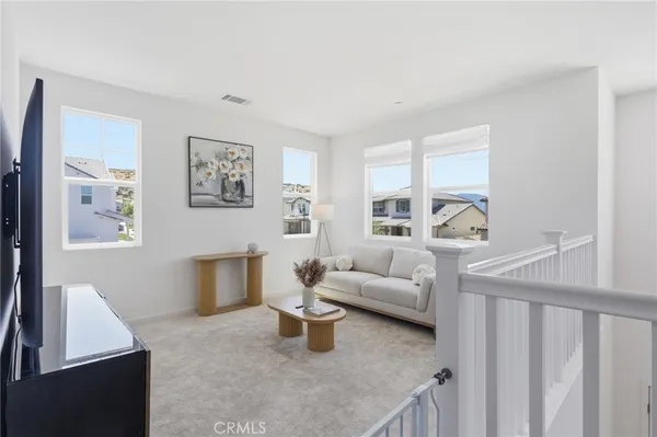$6,600 | 18135 Hedgerow Way, Canyon Country, CA 91350