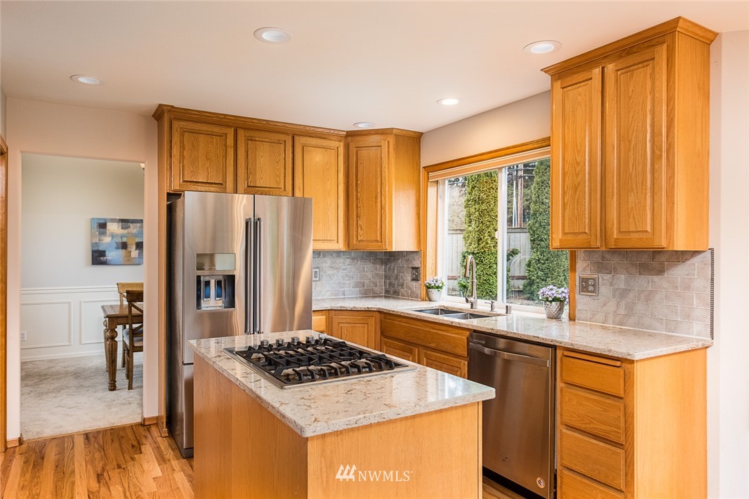 19015 33rd Avenue Southeast Bothell, WA 98012 - Photo 10 of 21