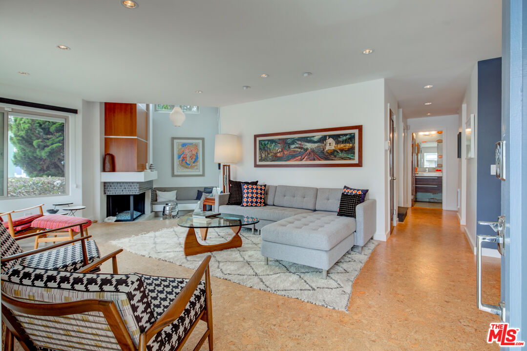 3544 Sunset Lane Oxnard, CA 93035 - Photo 4 of 56