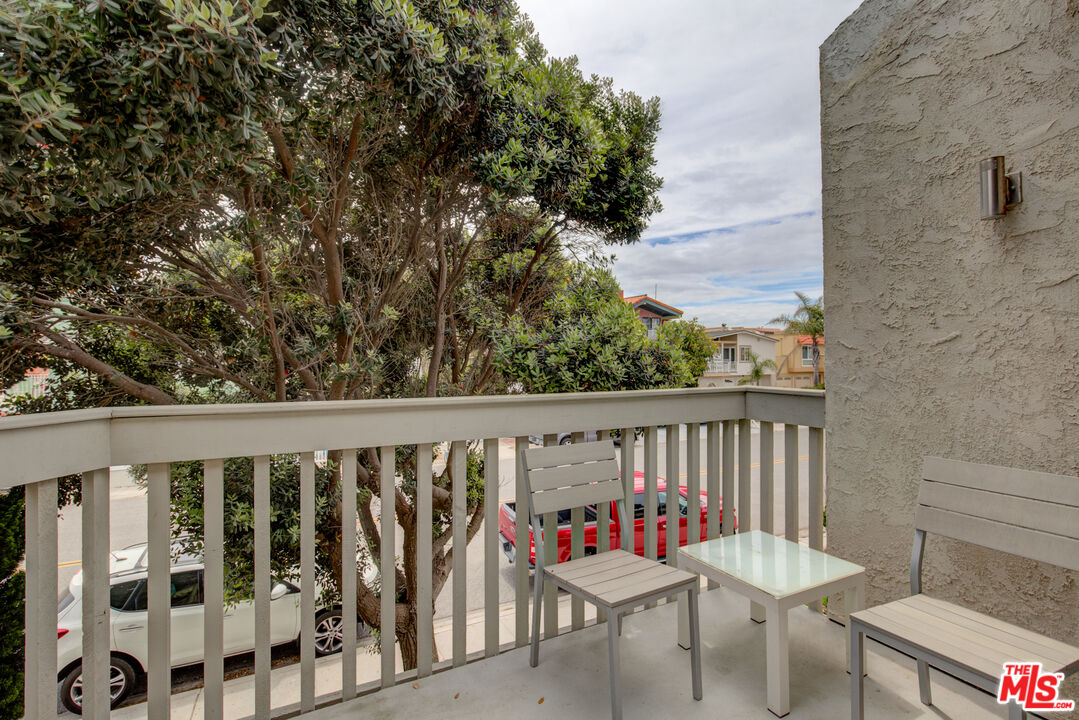 3544 Sunset Lane Oxnard, CA 93035 - Photo 47 of 56 a view of a balcony with wooden floor