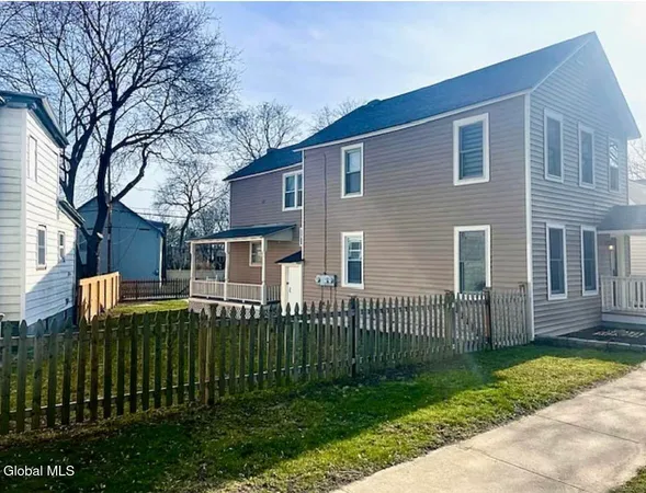 $2,600 | 110 Van Dam Street, Unit 1, Saratoga Springs, NY 12866