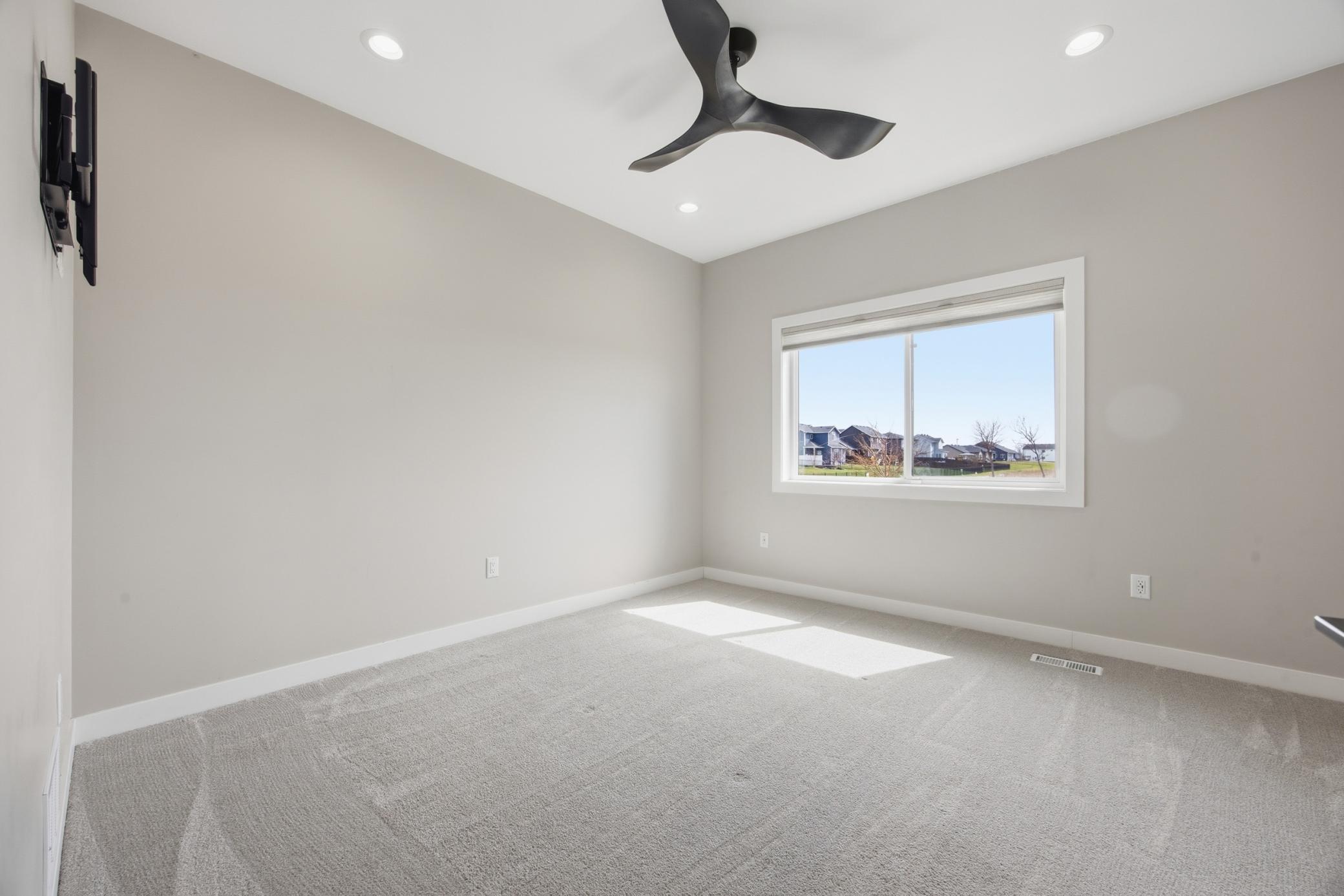 100 Annie's Way Mapleton, ND 58059 - Photo 19 of 36