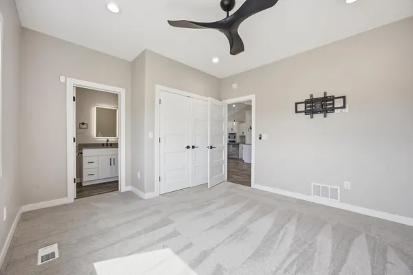 $659,900 | 100 Annie's Way, Mapleton, ND 58059