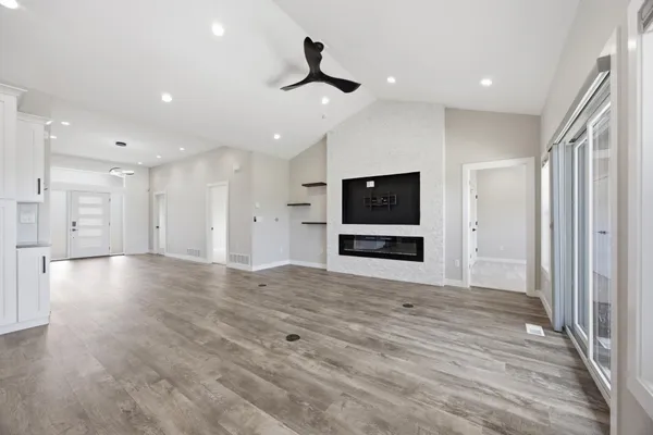 $659,900 | 100 Annie's Way, Mapleton, ND 58059