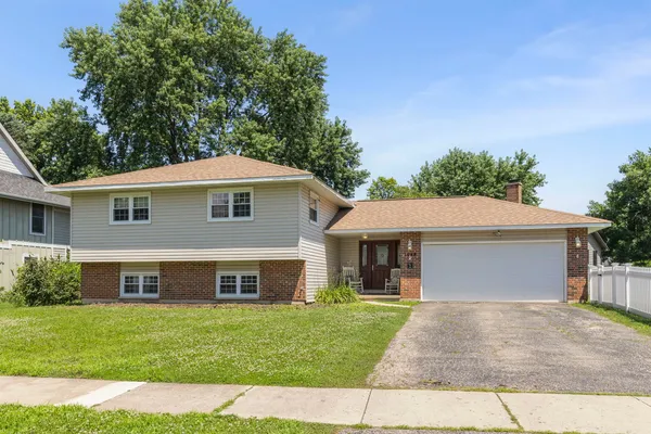 $475,500 | 1644 Verdin Lane, Naperville, IL 60565