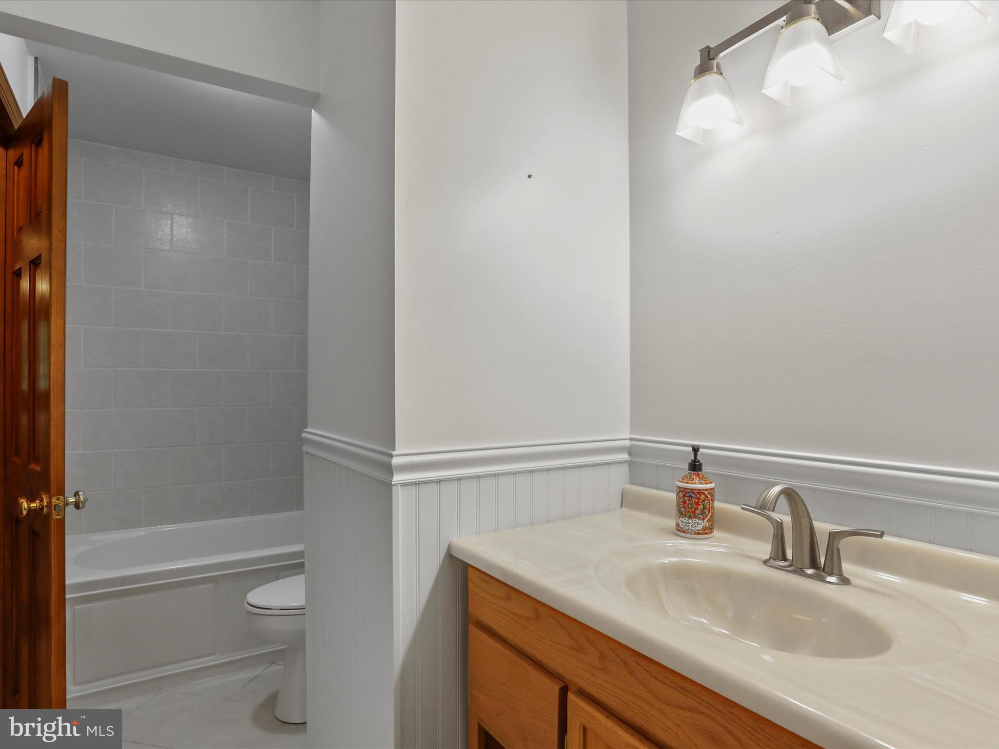 9562 Fallen Stone Columbia, MD 21045 - Photo 23 of 44 Gallery Image 23
