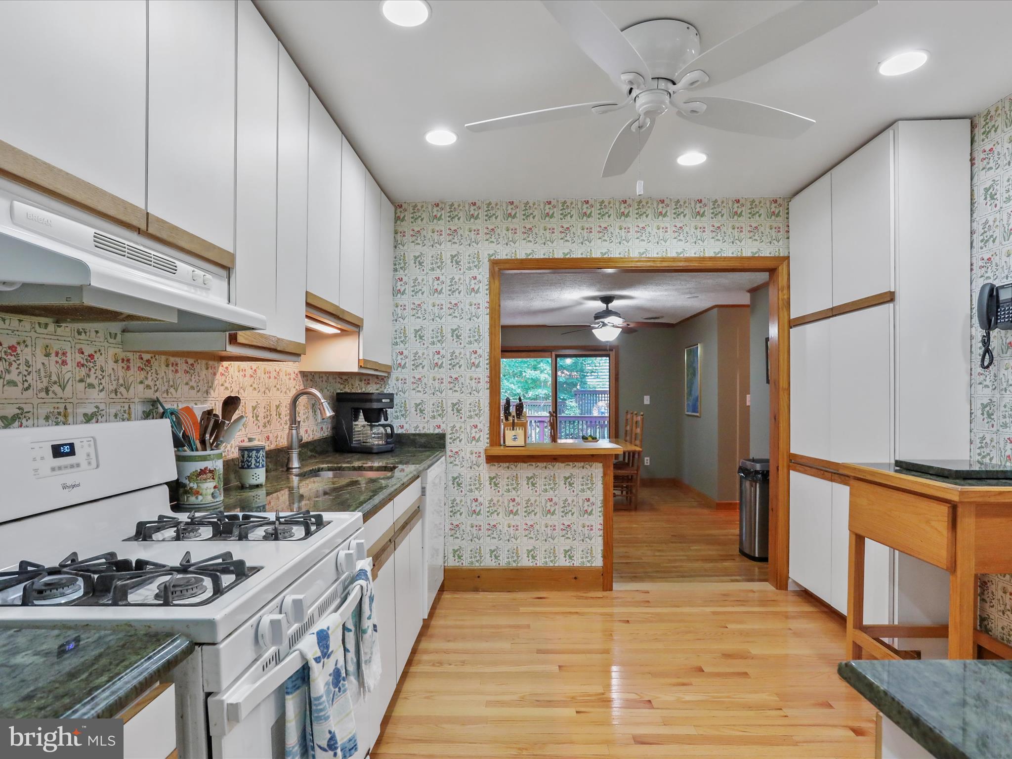 9562 Fallen Stone Columbia, MD 21045 - Photo 10 of 44 Gallery Image 10
