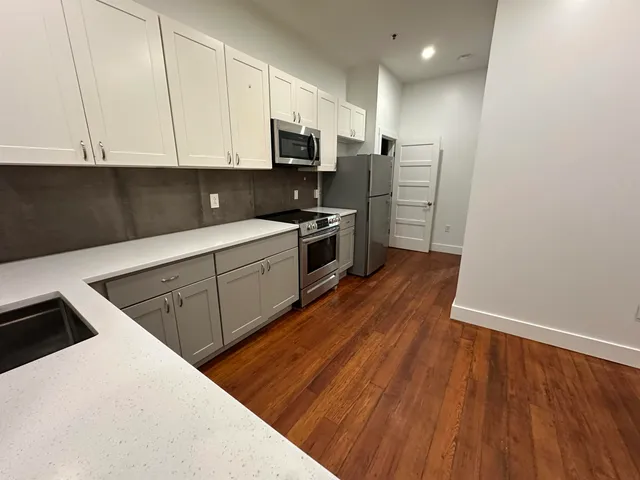 $1,700 | 4 Elliot Street, Unit 3, Brattleboro, VT 05301