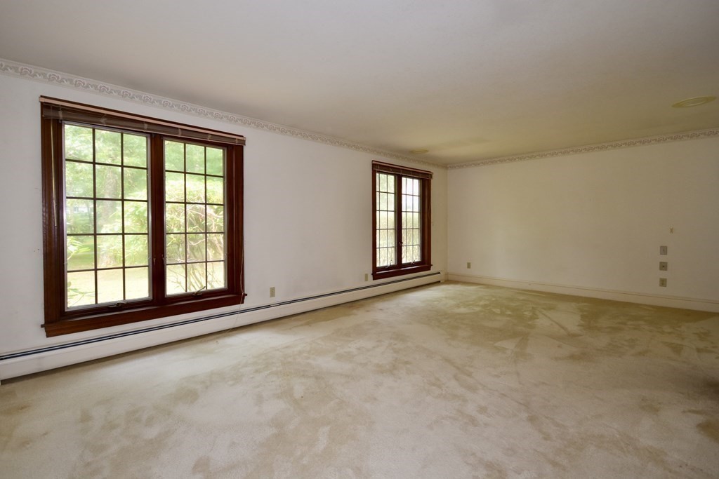 136 Rock O'Dundee Road Dartmouth, MA 02748 - Photo 14 of 30