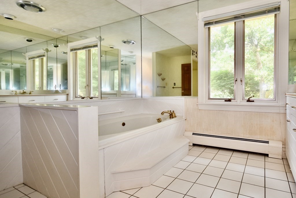 136 Rock O'Dundee Road Dartmouth, MA 02748 - Photo 16 of 30