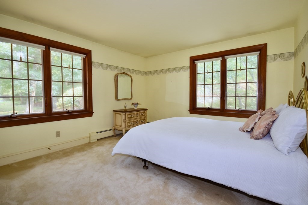 136 Rock O'Dundee Road Dartmouth, MA 02748 - Photo 18 of 30