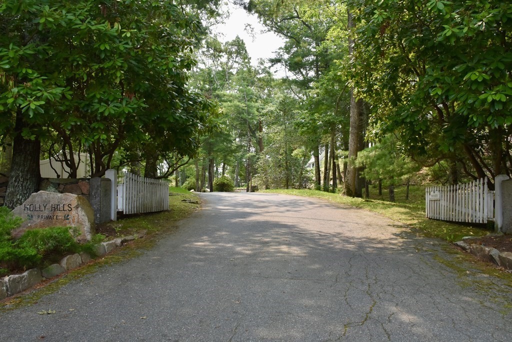 136 Rock O'Dundee Road Dartmouth, MA 02748 - Photo 3 of 30