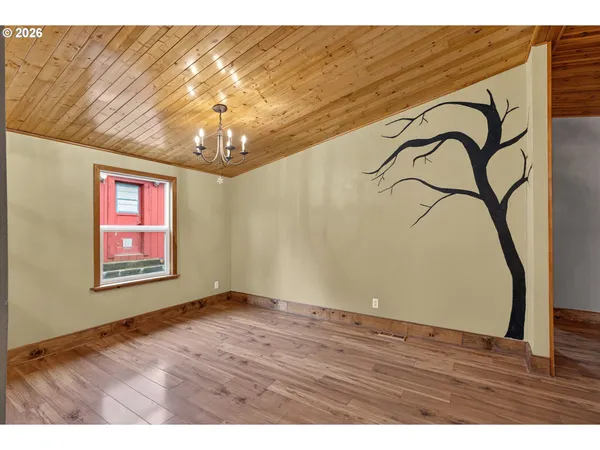 $600,000 | 20284 El Romar Drive Northeast, Scotts Mills, OR 97375