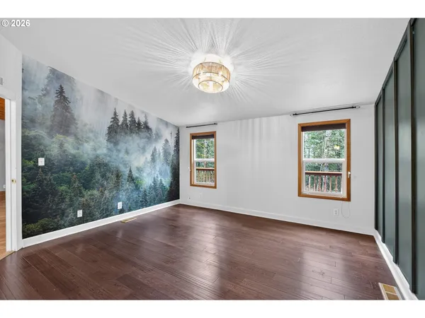 $600,000 | 20284 El Romar Drive Northeast, Scotts Mills, OR 97375