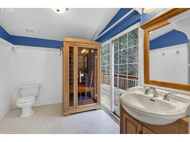 $625,000 | 20284 El Romar Drive Northeast, Scotts Mills, OR 97375