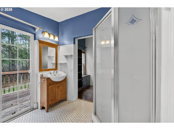 $600,000 | 20284 El Romar Drive Northeast, Scotts Mills, OR 97375