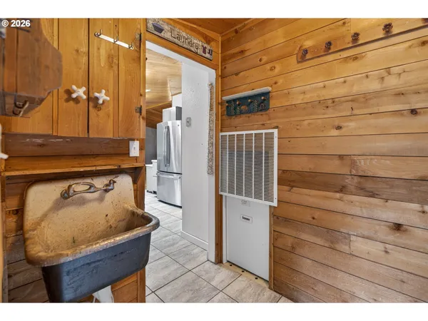 $600,000 | 20284 El Romar Drive Northeast, Scotts Mills, OR 97375