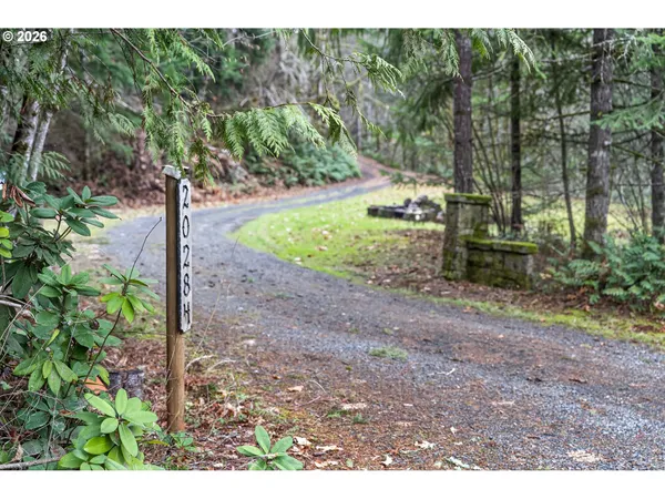 $600,000 | 20284 El Romar Drive Northeast, Scotts Mills, OR 97375