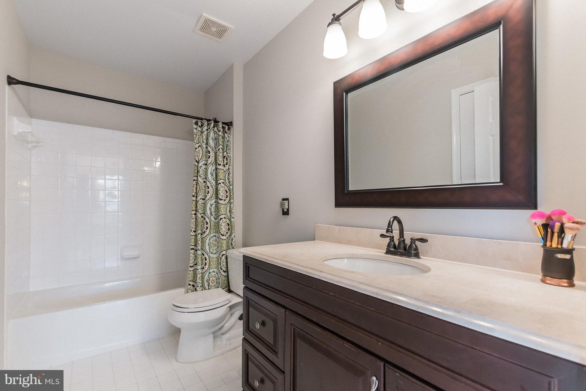 18608 Broken Oak Road Boyds, MD 20841 - Photo 21 of 30 Upper Level Hall Full Bath