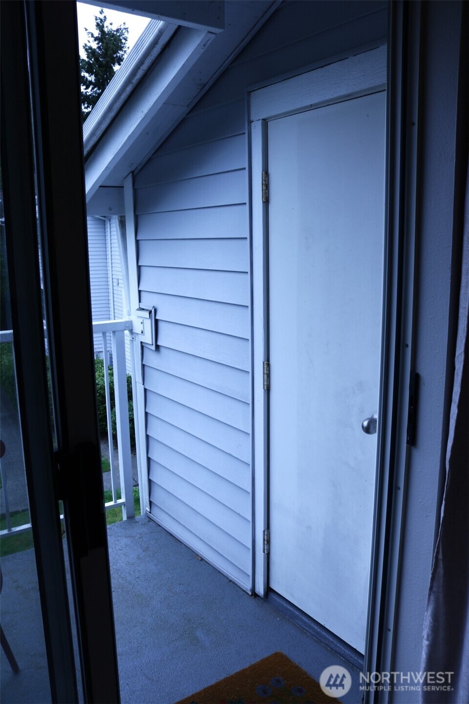 7453 Newcastle Golf Club Road, Unit D304 Newcastle, WA 98059 - Photo 16 of 40