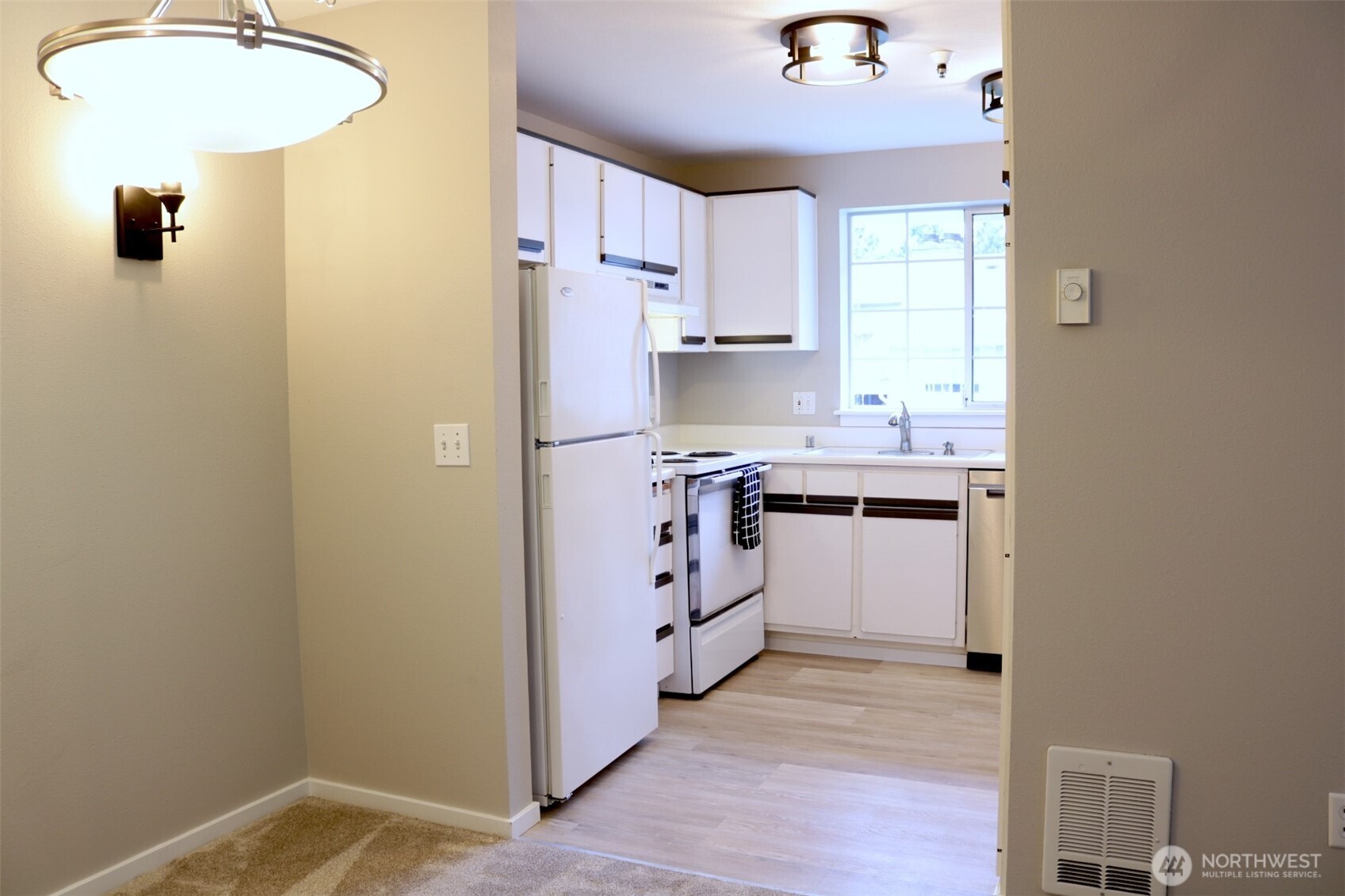 7453 Newcastle Golf Club Road, Unit D304 Newcastle, WA 98059 - Photo 27 of 40