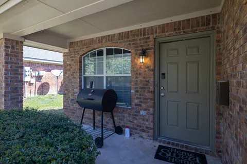 $299,999 | 515 Olaf Drive, Unit A & B, Temple, TX 76504