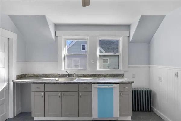 $2,600 | 8 Linwood Street, Unit 2, Holbrook, MA 02343