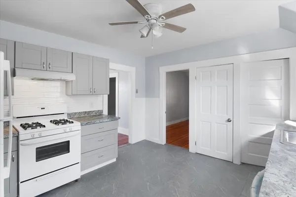 $2,600 | 8 Linwood Street, Unit 2, Holbrook, MA 02343