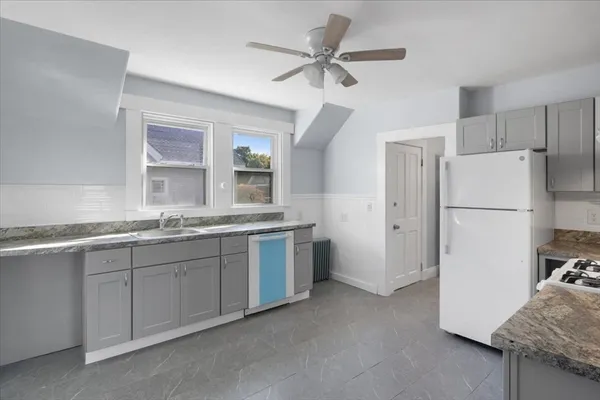 $2,600 | 8 Linwood Street, Unit 2, Holbrook, MA 02343