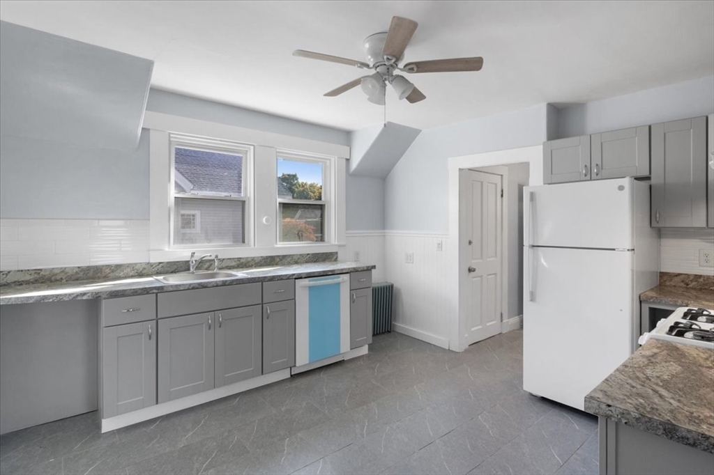 8 Linwood Street, Unit 2 Holbrook, MA 02343 - Photo 3 of 36