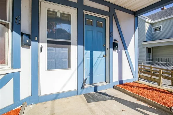 $2,600 | 8 Linwood Street, Unit 2, Holbrook, MA 02343