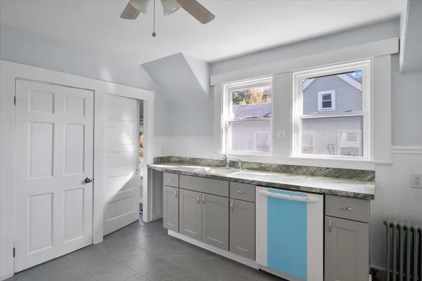 $2,600 | 8 Linwood Street, Unit 2, Holbrook, MA 02343