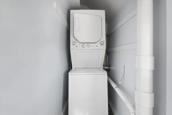 $2,600 | 8 Linwood Street, Unit 2, Holbrook, MA 02343