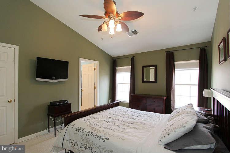 18852 Broken Oak Road Boyds, MD 20841 - Photo 12 of 24 Bedroom (Master)