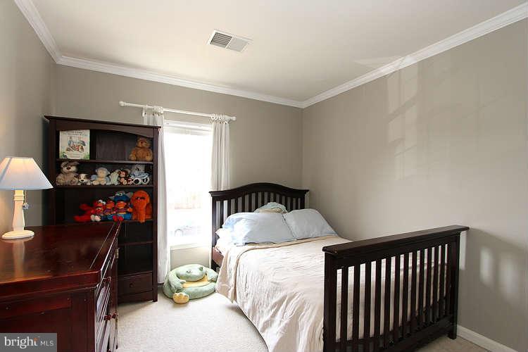18852 Broken Oak Road Boyds, MD 20841 - Photo 16 of 24 Bedroom